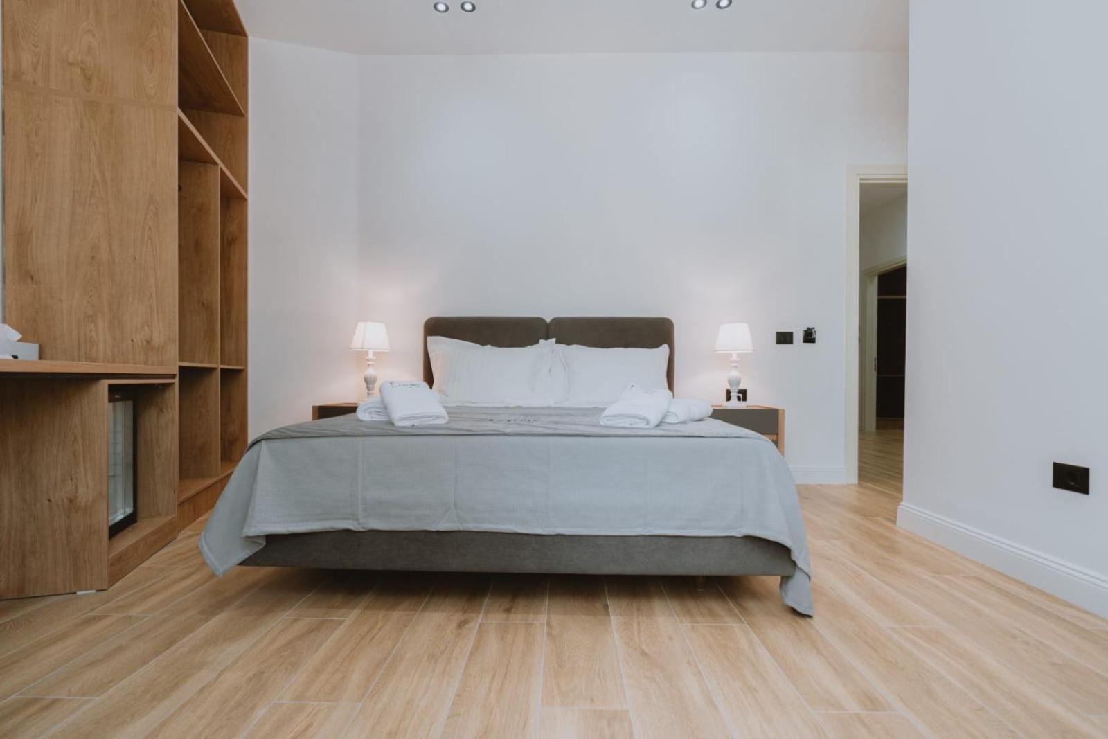 Dyrmo Hotel Berat Exterior photo